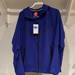 Nike Men's Royal Blue Windbreaker